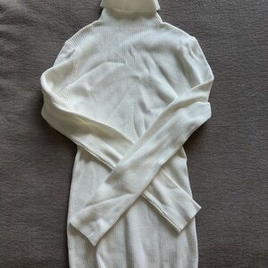 SHEIN Cream and Tan Turtle Necks 2 pack